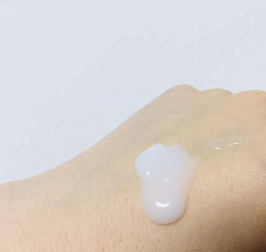 晒后修护可以涂抹晒伤的皮肤吗,晒伤后的刺痛感怎么消除