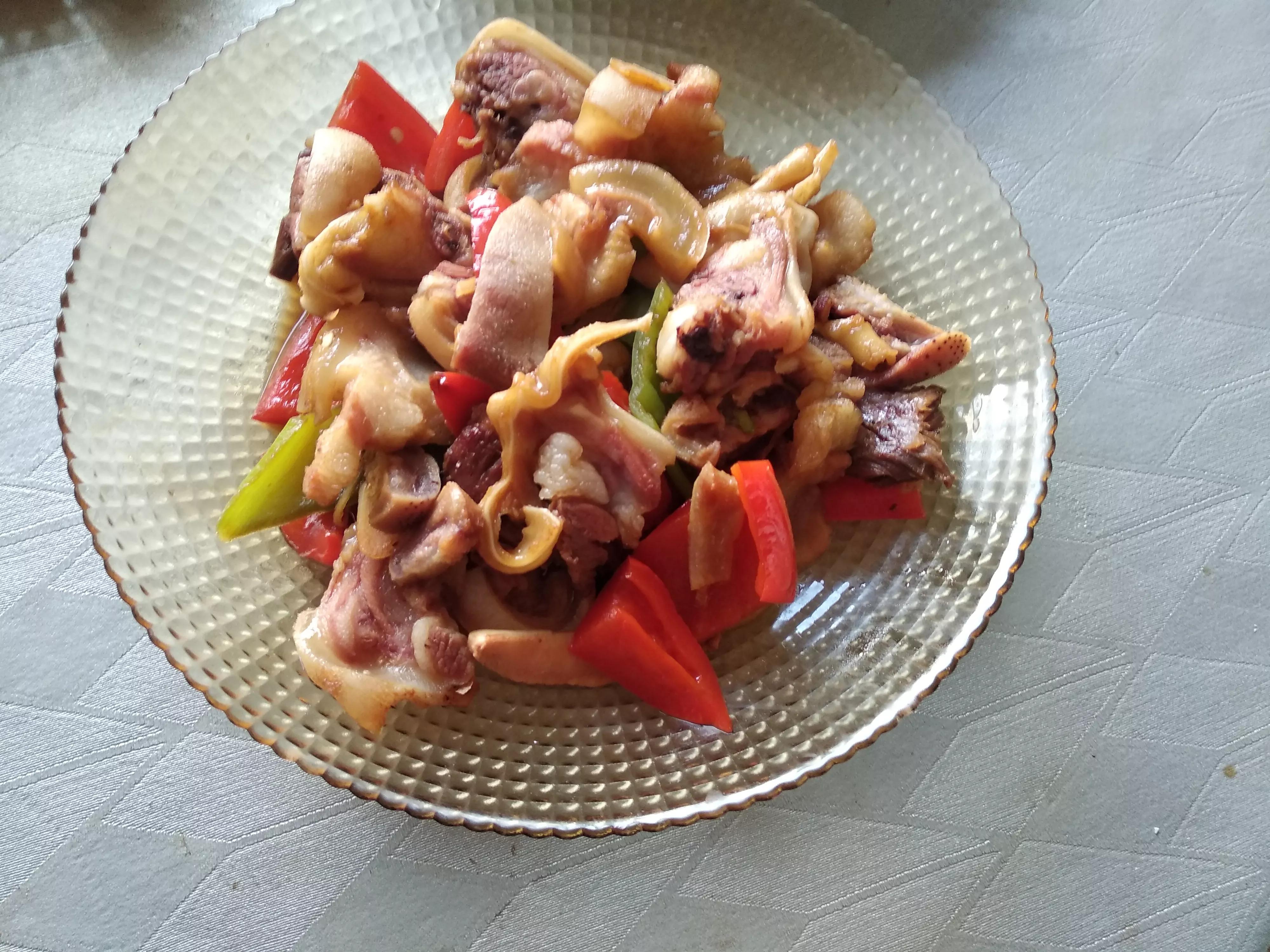 牛头肉为什么有贵有便宜的,牛头肉和猪头肉吃哪个更好一些