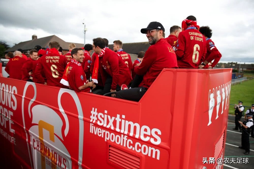 利物浦这个赛季能否夺得英超冠军,利物浦夺得英联杯冠军替补席反应