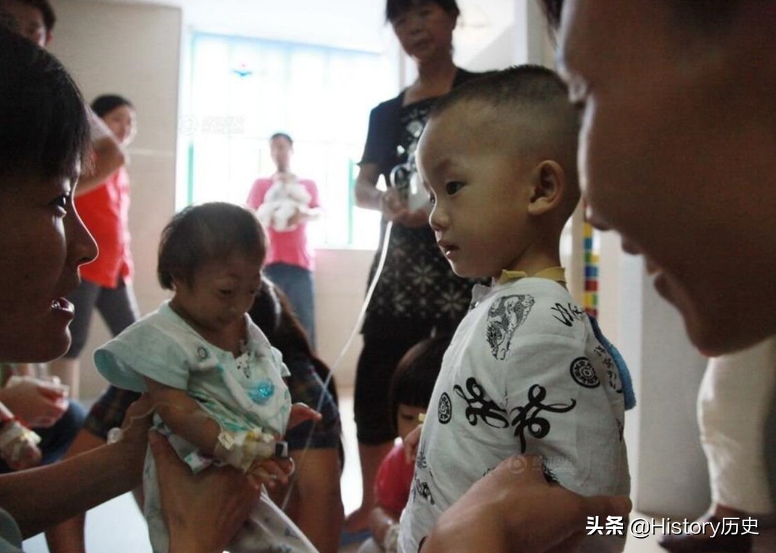 袖珍女孩梁小小抖音视频,袖珍女孩梁小小2021年视频