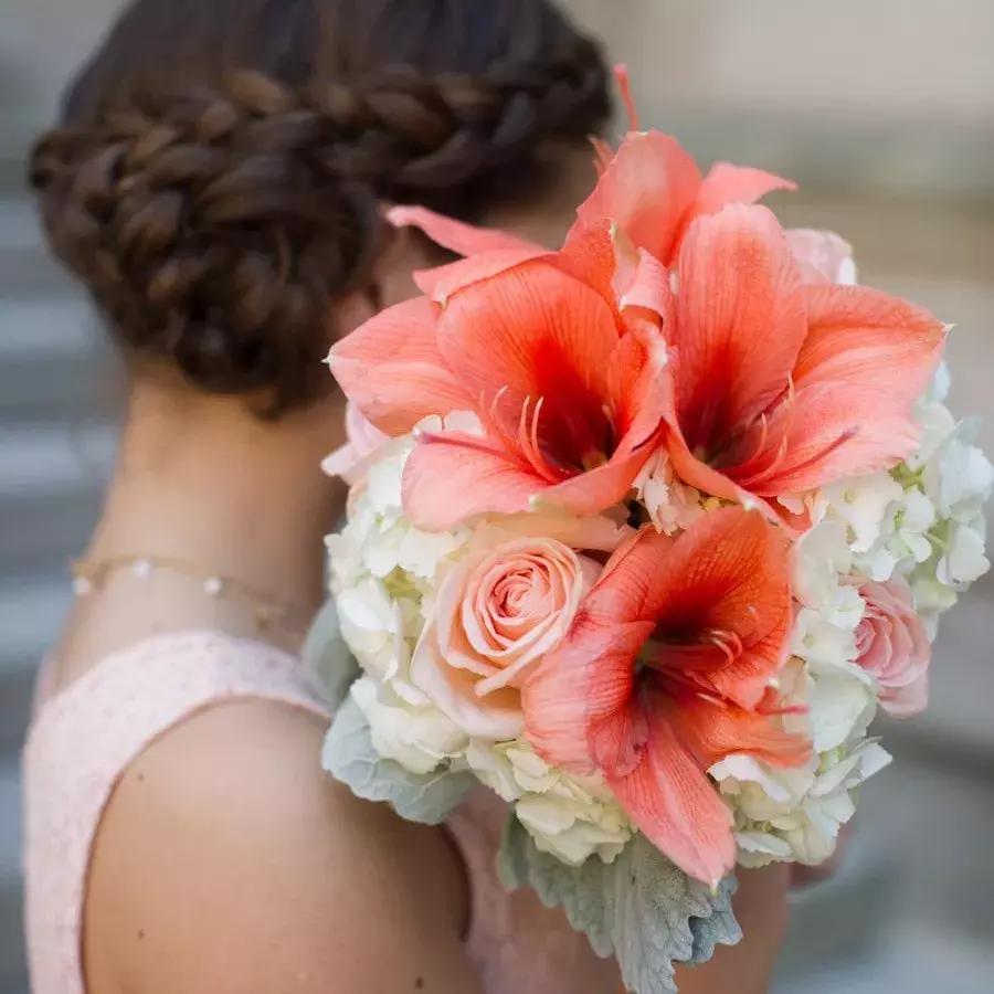 潘通流行色是怎么确定的,潘通官网2021流行色亮黄色