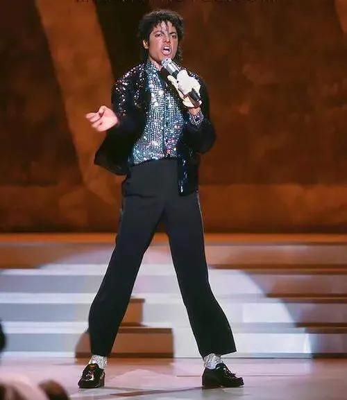 thriller是最畅销的专辑吗 (评价thriller这张专辑)