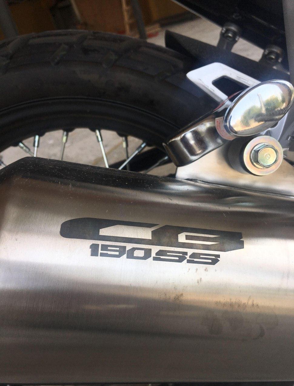 同事买了一辆日系车,同事买的摩托车