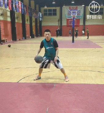 炸球撤步投篮,野球帝董康潮撤步拜佛