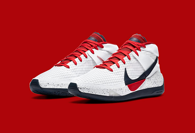 杜兰特最新上脚鞋 (杜兰特复出首战穿的什么鞋)