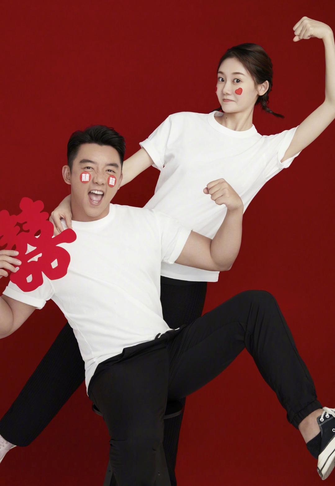 郑恺苗苗机场秀恩爱,郑恺苗苗婚后花式秀恩爱