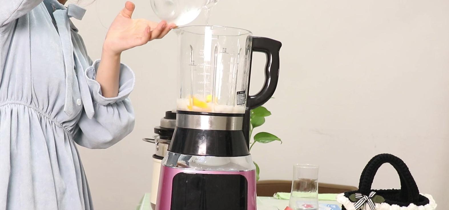 情人节来一杯甜甜蜜蜜的芒果酸奶,酸甜开胃,像极了甜甜的恋爱