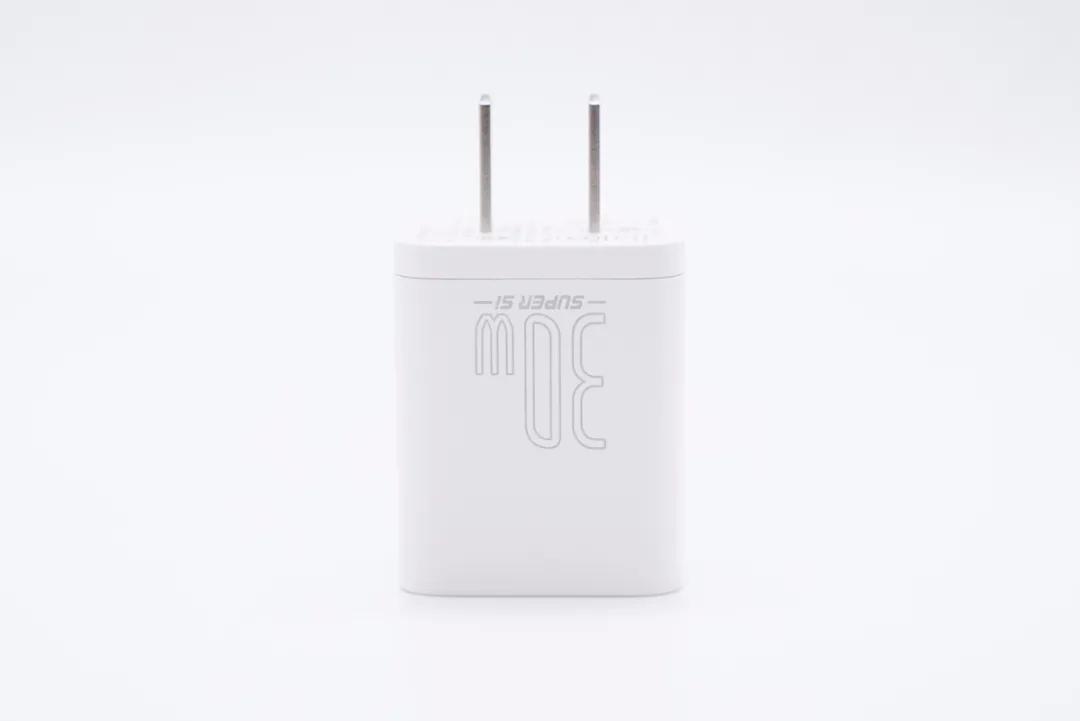 iphone全系不标配充电器,iphone真的没有充电器吗