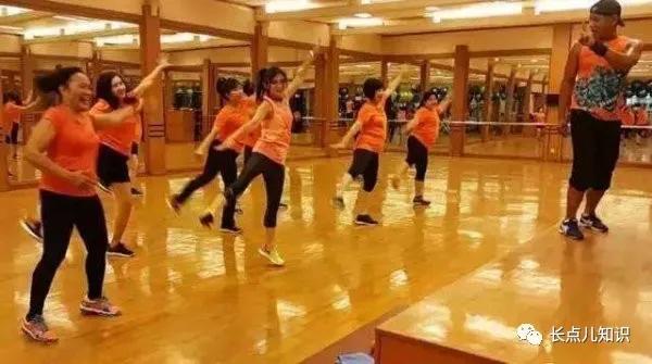 公认最燃脂的十大运动排名,2022十大燃脂运动消耗排名