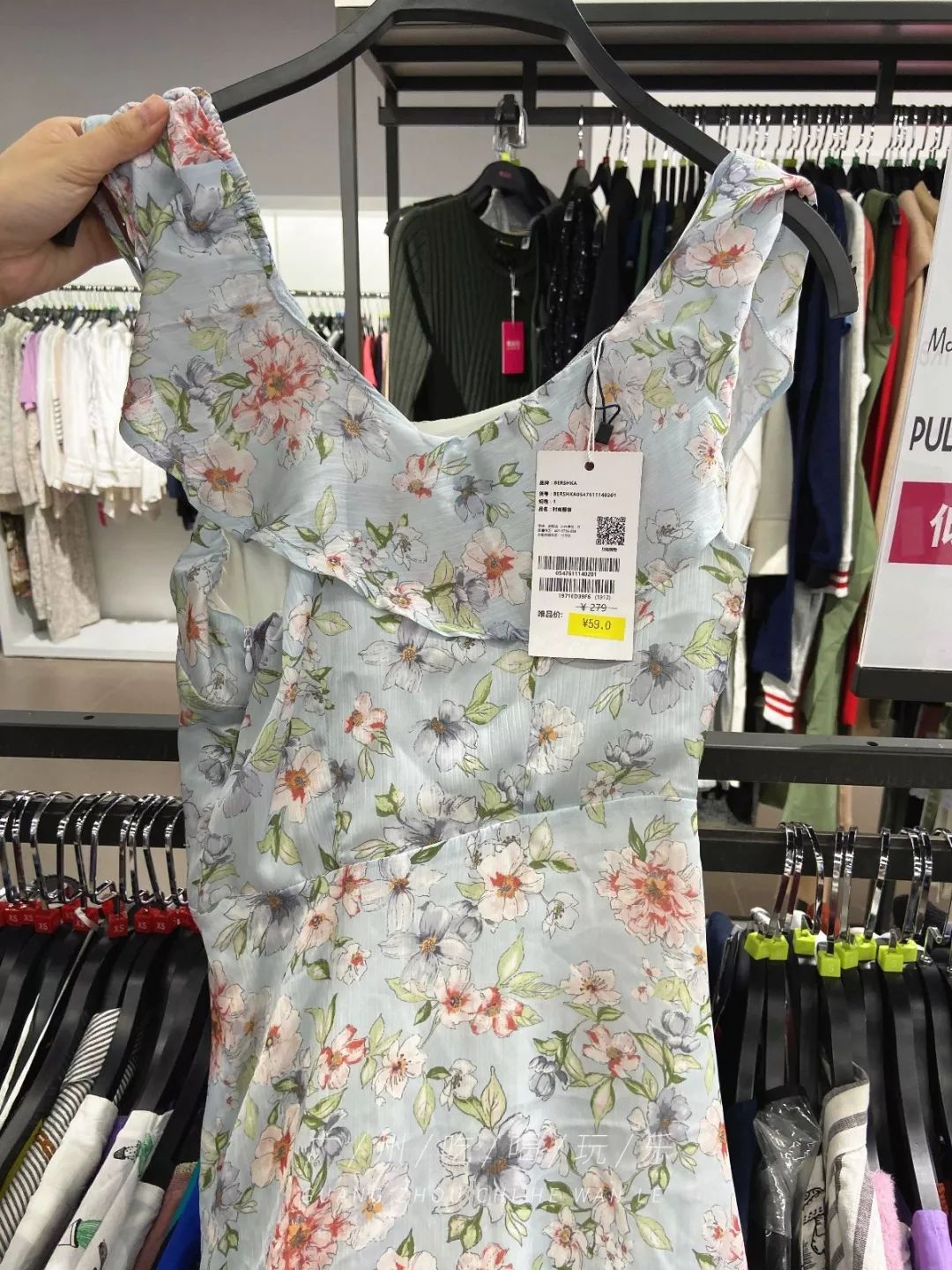 2折买NIKE!唯品会线下店打折!PUMA、Levis、大牌通通白菜价!