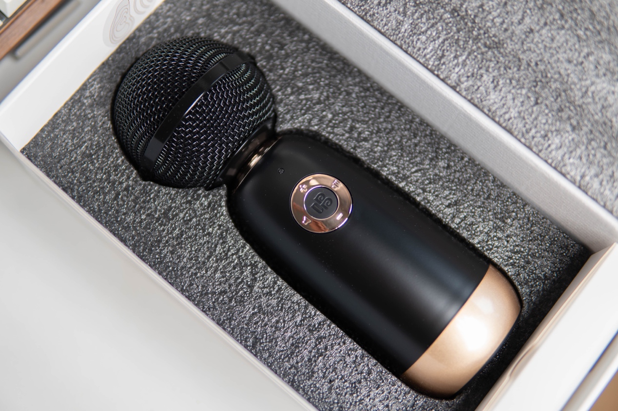 宅家也是K歌之王,唱吧精灵麦克风Q3,你的百万调音师