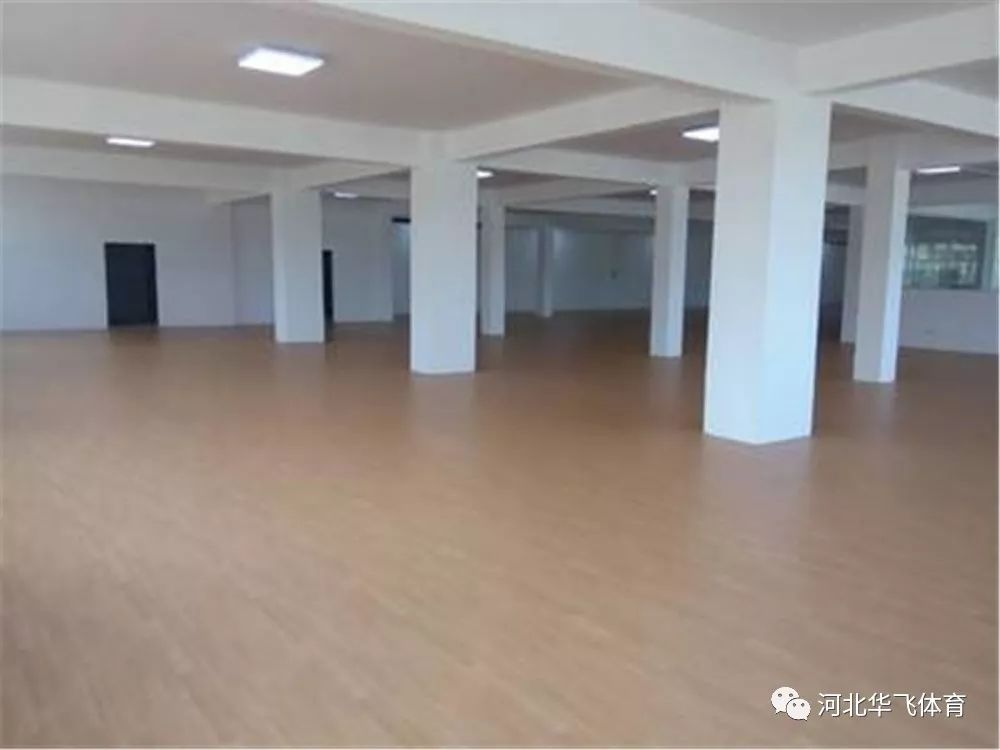 为什么pvc地板贴价格不便宜,pvc自粘地板的优缺点有哪些