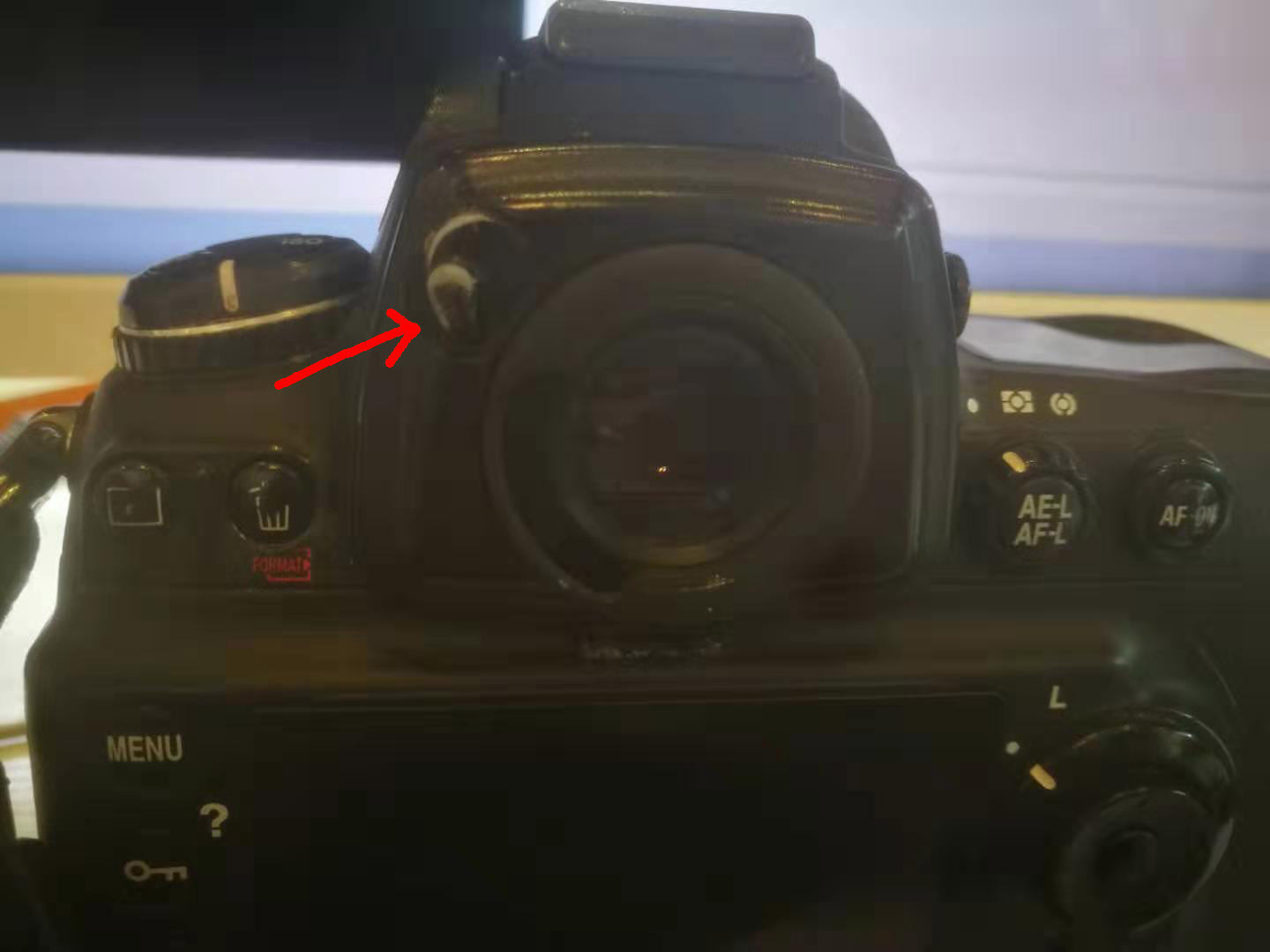 尼康d7000拍摄画面暗怎么调亮,尼康d7000和d700画质对比