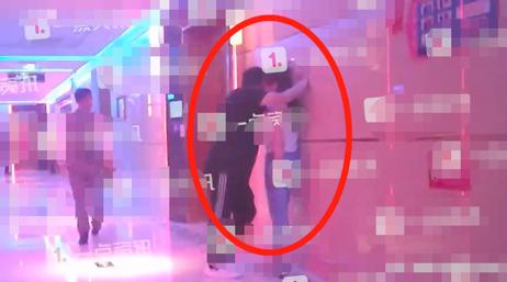 2020年娱乐圈这4位“时间管理大师”，太会挤时间出轨了