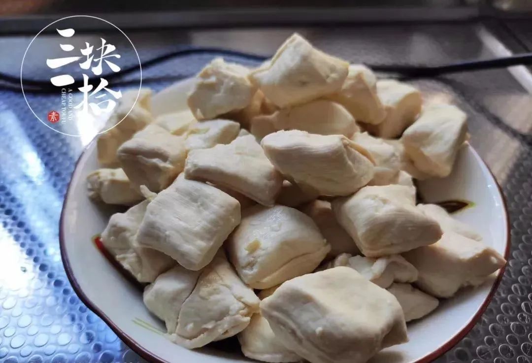 昆明疫情期间日销400000块，一口咬出“豆浆”的豆腐，在家就能吃