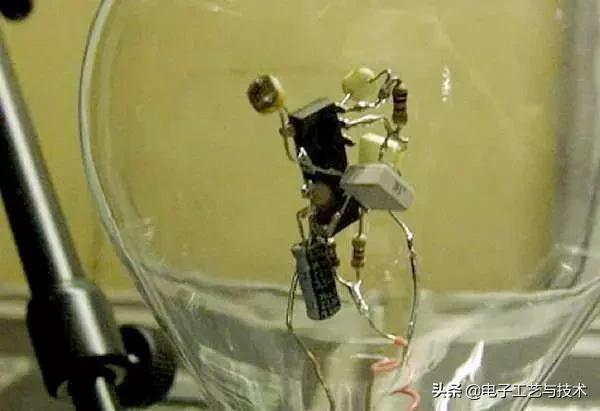 万能板和面包板哪个好做,万能板与面包板的区别