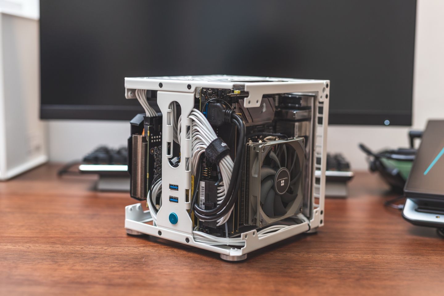 itx小钢炮需要什么,itx白色小钢炮安装教程