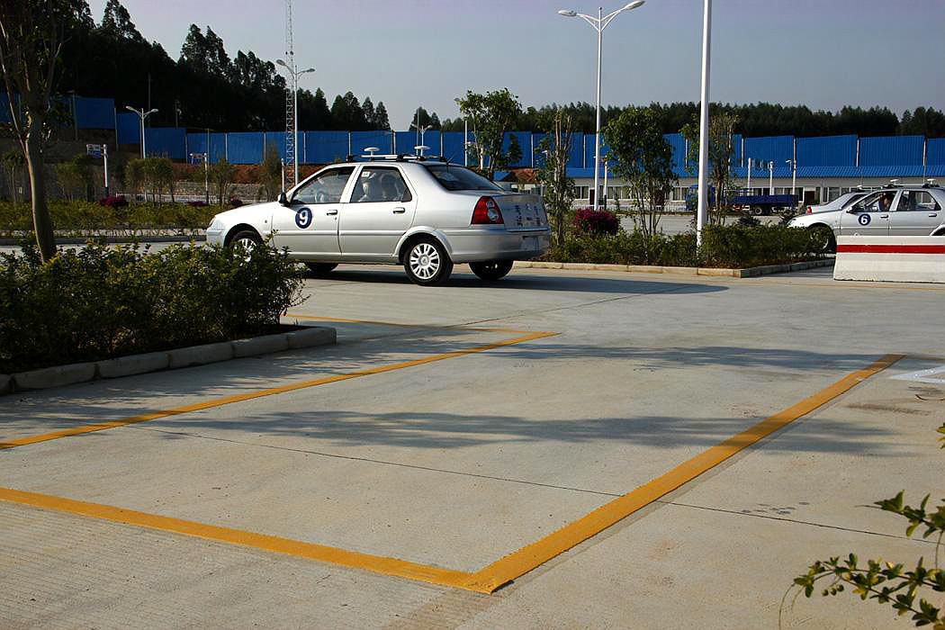 科目二倒库教练讲解,倒库技巧科目二压线