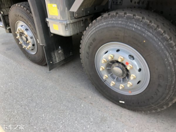 新豪沃渣土车起顶操作步骤,豪沃重汽渣土车功能讲解