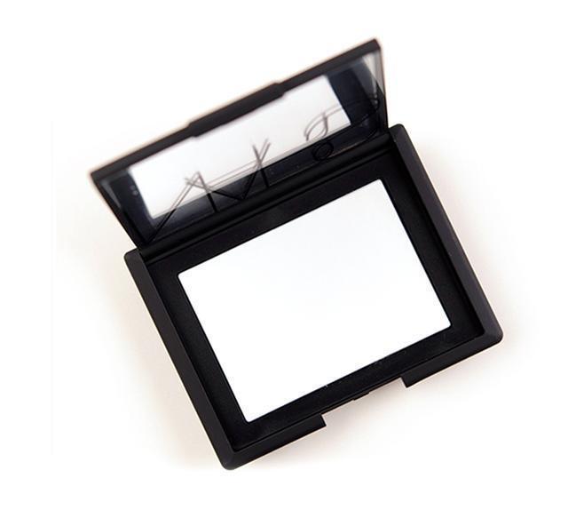 拒绝油光满面，6款超高口碑散粉推荐，每个都是夏日救星