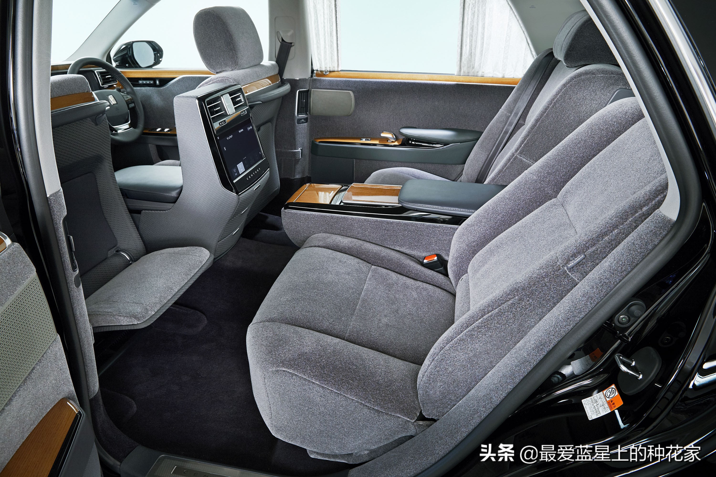 这款车到底是什么来头,这款车被誉为平民神车