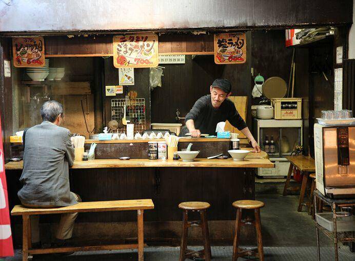 35岁男士没学历干什么工作,40岁失业除了司机外卖还能做什么