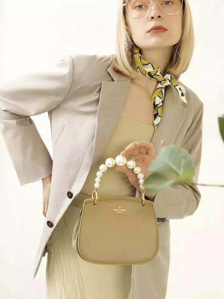 小ck包包推荐小众高级感,跟小ck一个档次的包包品牌