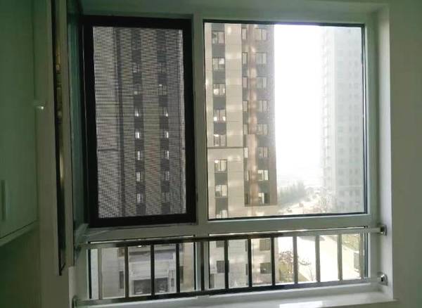 拆卸清洗纱窗小妙招,无法拆卸的纱窗如何清洗