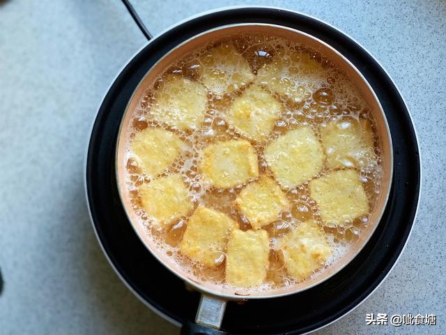 剩米饭别炒蛋做成锅巴香晕了,剩米饭不要扔的小妙招