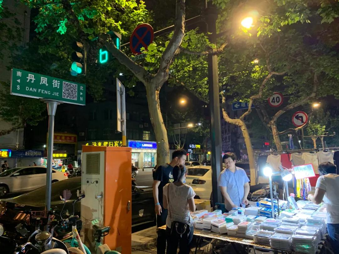 带你逛全国各地特色夜市,国内最好逛的夜市摊来了就不想走