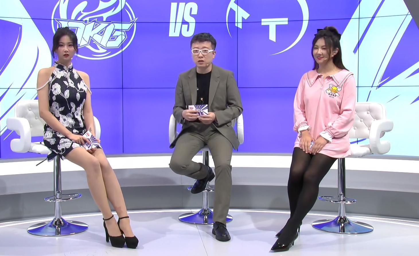 小苍lol现场解说,小苍重回LPL解说席视频