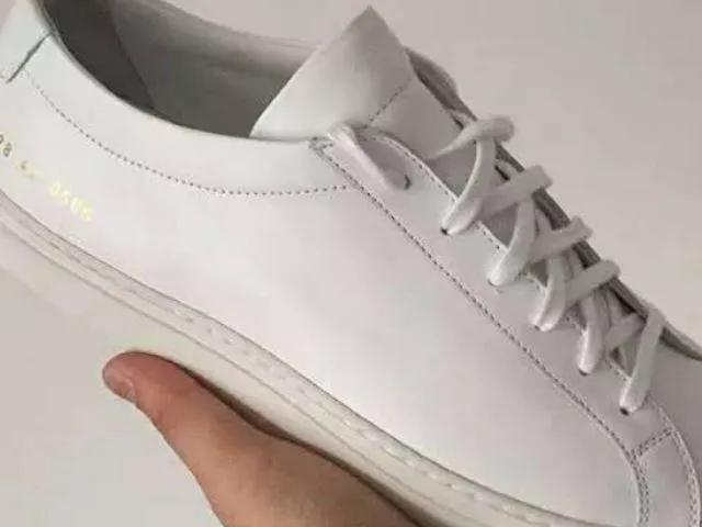 鞋子白边脏了怎么办,鞋子白边发黄怎么去掉小妙招