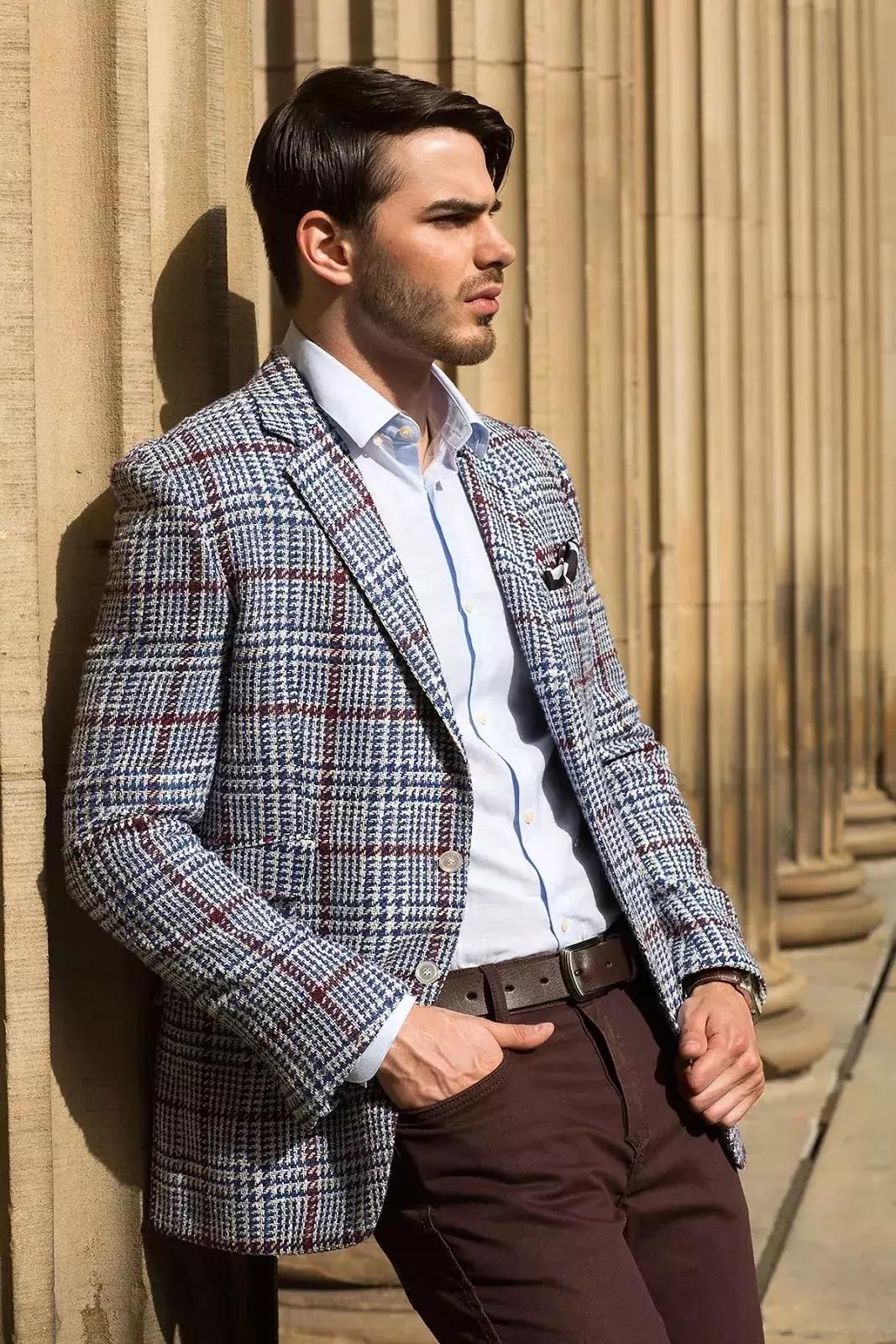 格纹西装搭配衬衫牛仔裤率性洒脱,不平凡气质穿搭