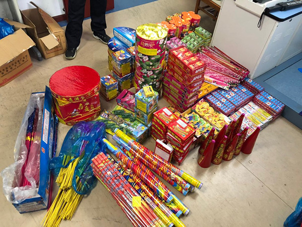 男子非法买卖烟花被拘,贩卖烟花非法运输