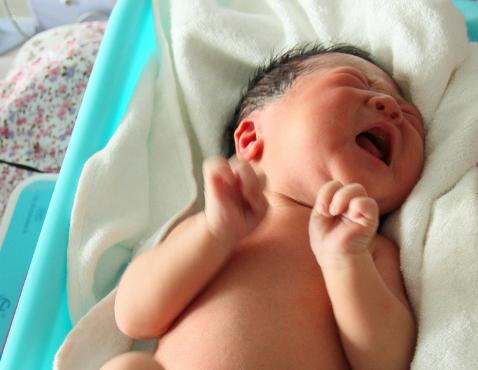 宝宝哭闹不睡觉的解决小方法,宝宝哭闹但不说话怎么引导