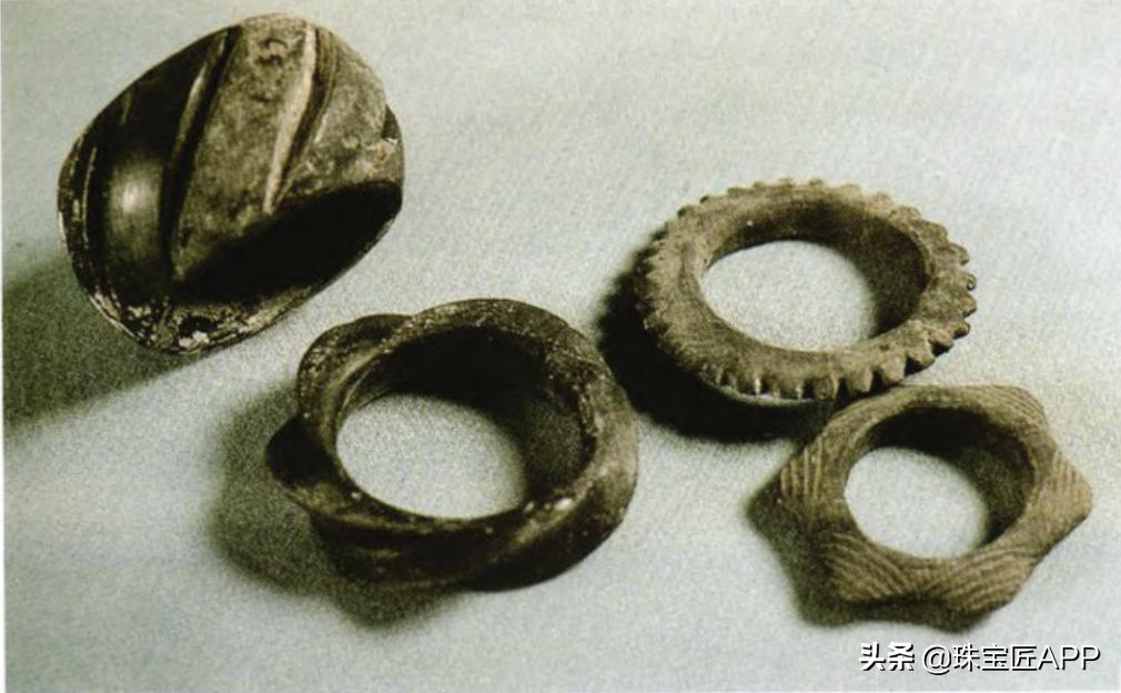 手镯的特征及图片,手镯分为几种镯形和图片