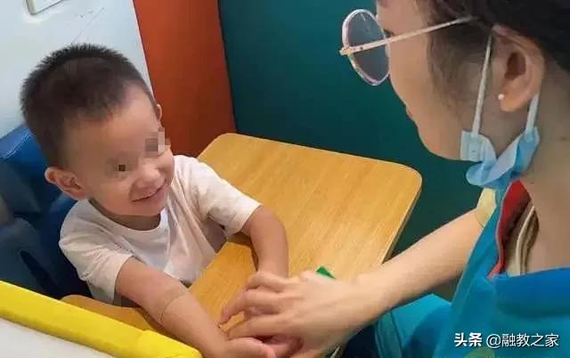 孤独症儿童音乐互动游戏,孤独症孩子游戏训练