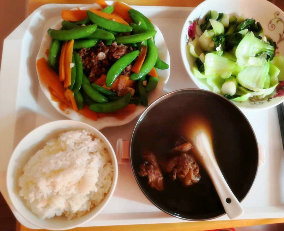 家有母婴住家月嫂,月嫂带宝日常虽然很累但是很开心