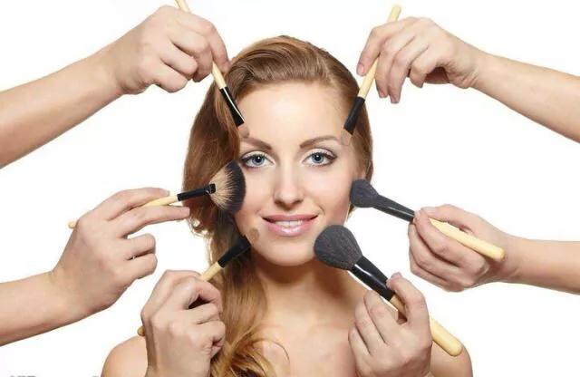 李佳琦亲历推荐“悦木之源灵芝水”，解决皮肤暗黄，拒绝黄脸皮！