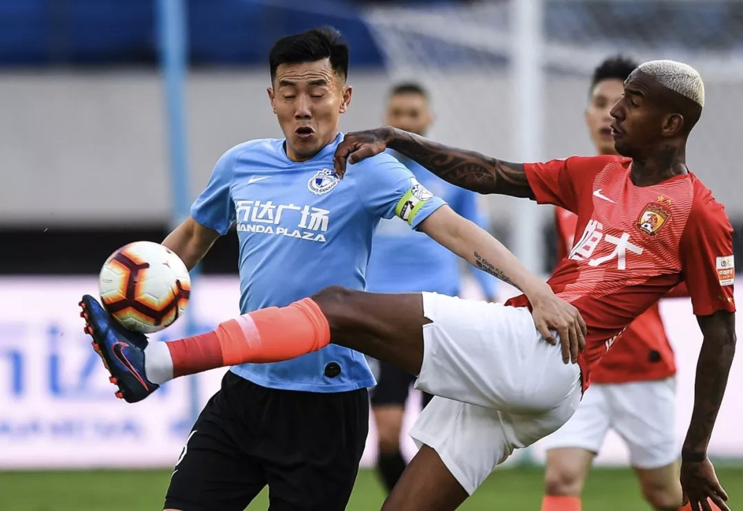 恒大联赛主场不败纪录,不被看好的足球队