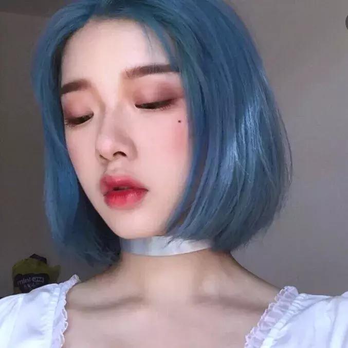 夸张发色弄什么造型,夸张的发色适合什么衣服