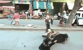 “哎……我怎么有点晕啊?”哈哈哈哈哈让人笑岔气的45个搞笑动图