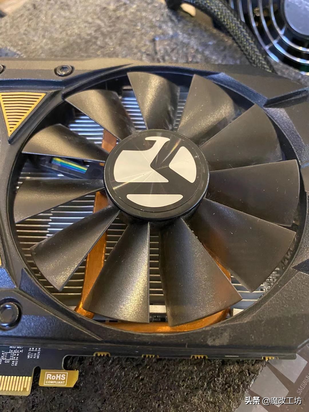 铭瑄hd7850巨无霸和发行者5808g,铭瑄5808g2304满血版跑多少分