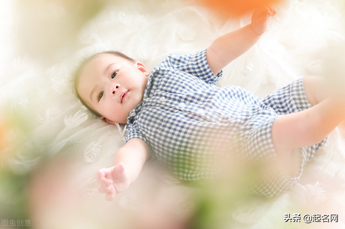 三点水的字女孩子的名字寓意好的,带三点水和木字旁的好听男孩名字