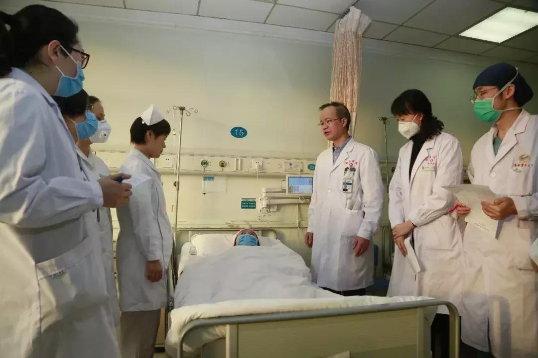 中国首例67岁自然受孕产女,女子通过试管婴儿生下一个儿子