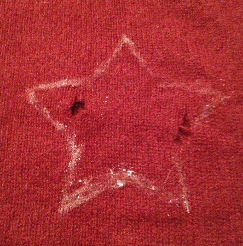 织羊毛衫上下针补破洞的自学方法,网眼羊毛衫上下针破洞修补步骤图