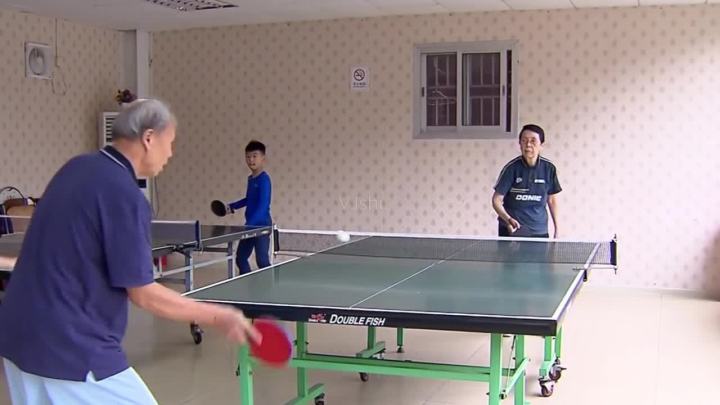 老年人打乒乓球的益处和禁忌,老年人打乒乓球的好处