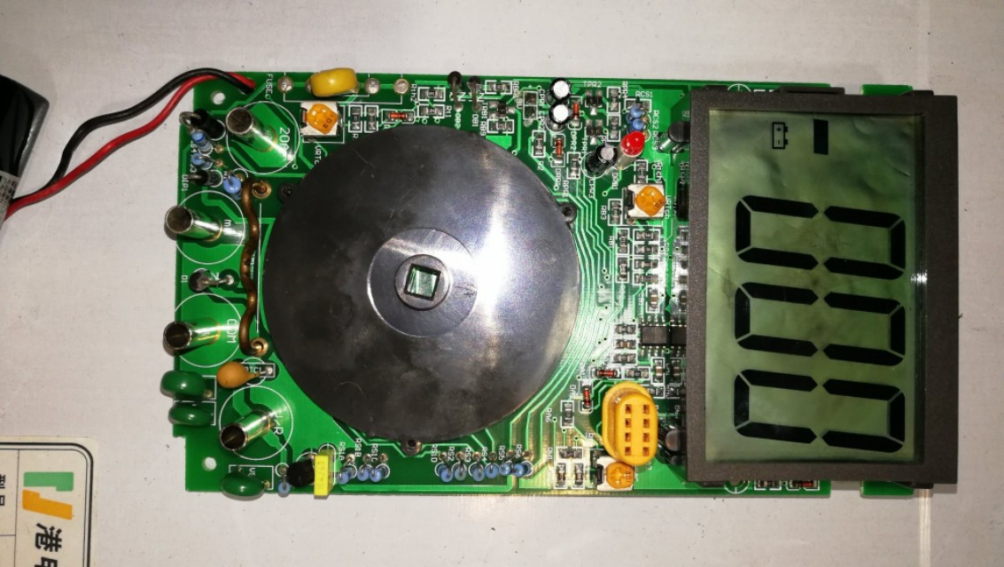 胜利VC890C+数字万用表显示屏发黑的应急维修