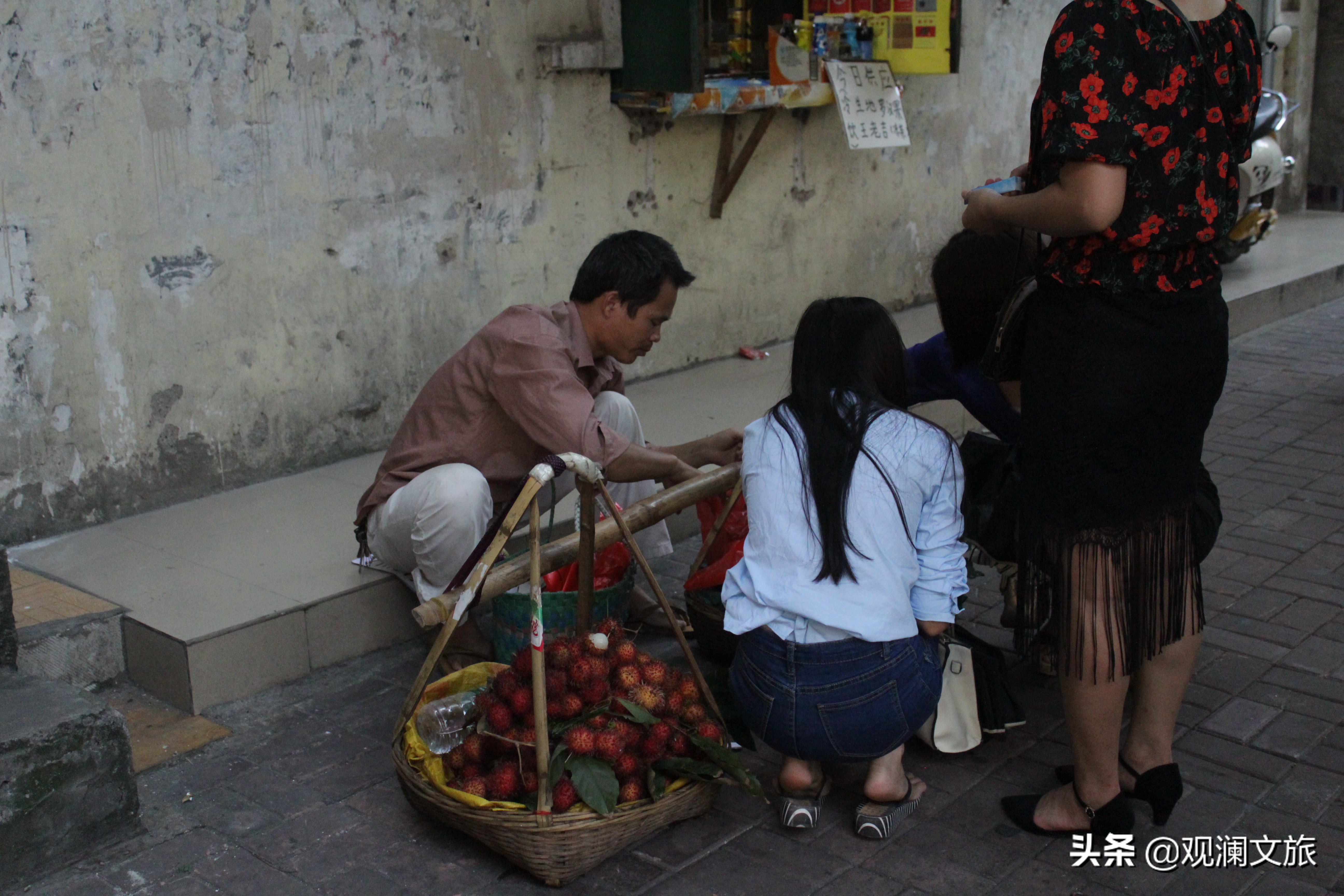 南宁商业街地摊,南宁地摊最大的街道