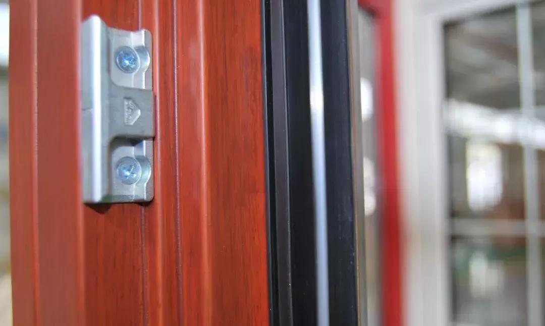 铝合金门窗的安装步骤流程视频,铝合金门窗安全保护